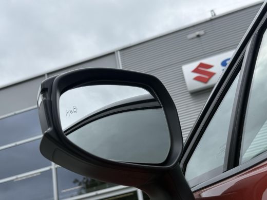 Toyota C-HR 2.0 Plug-in Hybrid 220 Dynamic **STOEL EN STUURWIELVERWARMING/ DODEHOEK DETECTIE/ PARKEERSENSOREN... ActivLease financial lease