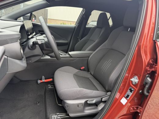 Toyota C-HR 2.0 Plug-in Hybrid 220 Dynamic **STOEL EN STUURWIELVERWARMING/ DODEHOEK DETECTIE/ PARKEERSENSOREN... ActivLease financial lease