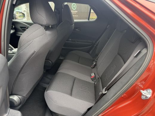 Toyota C-HR 2.0 Plug-in Hybrid 220 Dynamic **STOEL EN STUURWIELVERWARMING/ DODEHOEK DETECTIE/ PARKEERSENSOREN... ActivLease financial lease