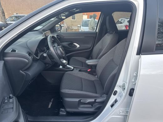 Toyota Yaris Cross 1.5 Hybrid Dynamic Comfort Pack | 06-10141018 Voor meer informatie ActivLease financial lease