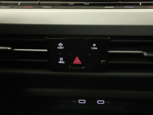 Volkswagen Golf 1.5 TSI Life Bns | Panoramadak | Adaptive Cruise | Stoelverwarming | Camera | Navigatie | Carplay... ActivLease financial lease