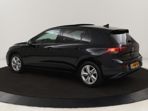 Volkswagen Golf 1.5 TSI Life Bns | Panoramadak | Adaptive Cruise | Stoelverwarming | Camera | Navigatie | Carplay... ActivLease financial lease
