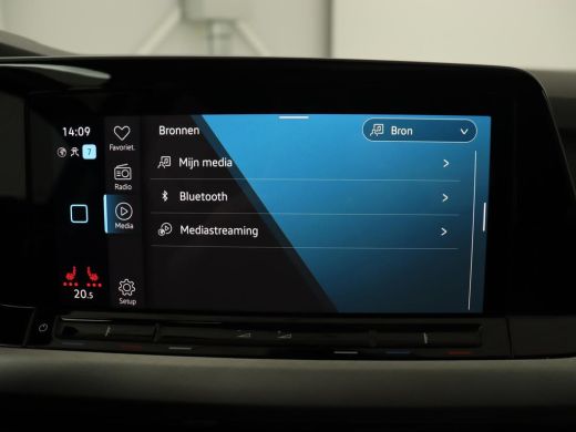 Volkswagen Golf 1.5 TSI Life Bns | Panoramadak | Adaptive Cruise | Stoelverwarming | Camera | Navigatie | Carplay... ActivLease financial lease