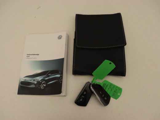 Volkswagen Golf 1.5 TSI Life Bns | Panoramadak | Adaptive Cruise | Stoelverwarming | Camera | Navigatie | Carplay... ActivLease financial lease