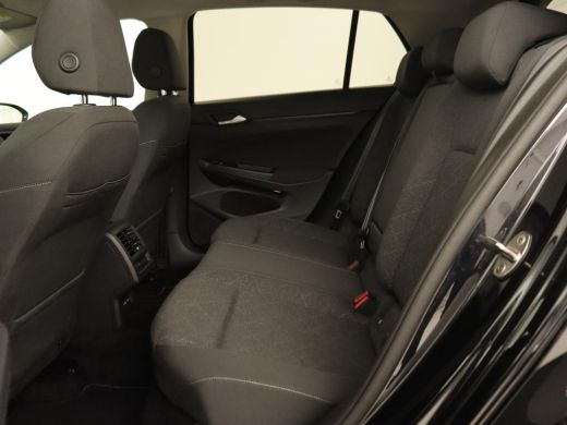 Volkswagen Golf 1.5 TSI Life Bns | Panoramadak | Adaptive Cruise | Stoelverwarming | Camera | Navigatie | Carplay... ActivLease financial lease