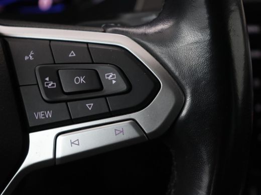 Volkswagen Passat 1.5 TSI Elegance Business R | Leder/Alcantara | Stoelverwarming | Trekhaak | Adaptive cruise | Ma... ActivLease financial lease