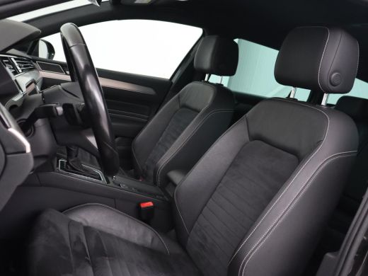 Volkswagen Passat 1.5 TSI Elegance Business R | Leder/Alcantara | Stoelverwarming | Trekhaak | Adaptive cruise | Ma... ActivLease financial lease