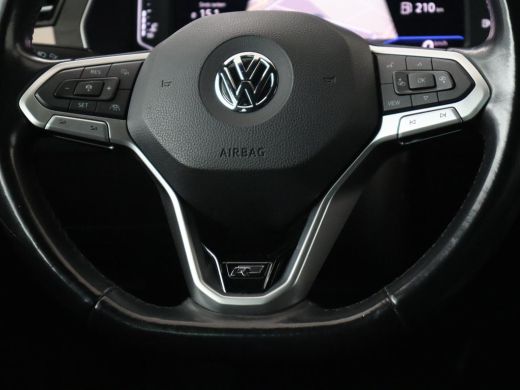 Volkswagen Passat 1.5 TSI Elegance Business R | Leder/Alcantara | Stoelverwarming | Trekhaak | Adaptive cruise | Ma... ActivLease financial lease