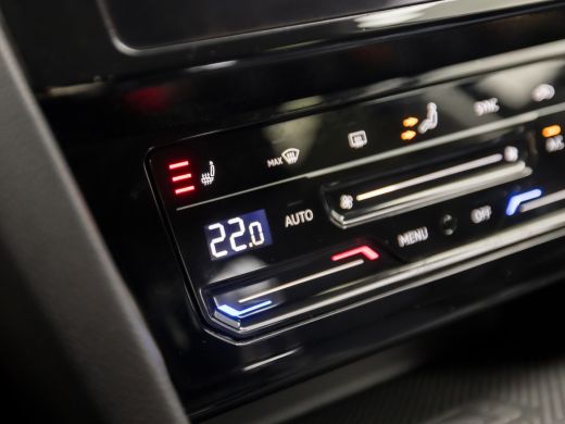 Volkswagen Passat Variant 1.4 TSI PHEV GTE 218Pk Automaat (VIRTUAL COCKPIT, GROOT NAVI, TREKHAAK, STOELVERWARMING, ... ActivLease financial lease