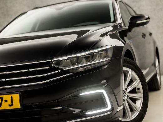Volkswagen Passat Variant 1.4 TSI PHEV GTE 218Pk Automaat (VIRTUAL COCKPIT, GROOT NAVI, TREKHAAK, STOELVERWARMING, ... ActivLease financial lease