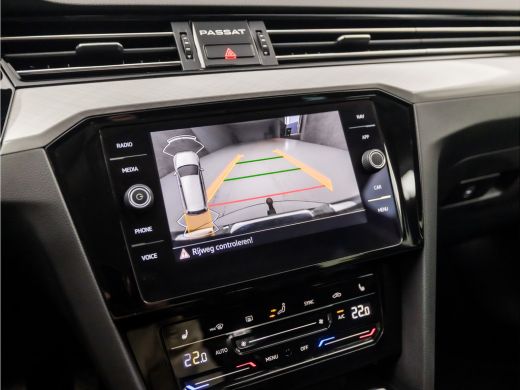 Volkswagen Passat Variant 1.4 TSI PHEV GTE 218Pk Automaat (VIRTUAL COCKPIT, GROOT NAVI, TREKHAAK, STOELVERWARMING, ... ActivLease financial lease