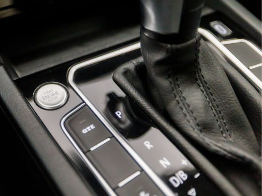 Volkswagen Passat Variant 1.4 TSI PHEV GTE 218Pk Automaat (VIRTUAL COCKPIT, GROOT NAVI, TREKHAAK, STOELVERWARMING, ... ActivLease financial lease