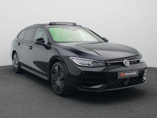 Volkswagen Passat Variant 1.5 eHybrid R-Line Edition 272PK DSG Matrix led, trekhaak, side assist, schuif-kanteldak,... ActivLease financial lease
