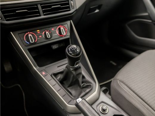 Volkswagen Polo 1.0 TSI Sportline (APPLE CARPLAY, CRUISE, LM VELGEN, SPORTSTOELEN, START/STOP, BLUETOOTH, NIEUWST... ActivLease financial lease