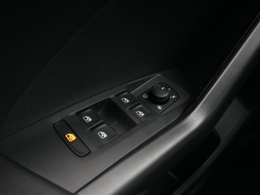 Volkswagen T-Cross 1.0 TSI 115pk DSG Life Edition Navi via App Camera Keyless Stoelverwarming Acc 267 ActivLease financial lease