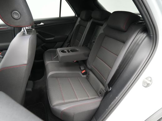 Volkswagen T-Roc 1.5 TSI 150pk DSG Sport Business R Panorama Camera Acc Side/Laneassist Carplay Beats 270 ActivLease financial lease