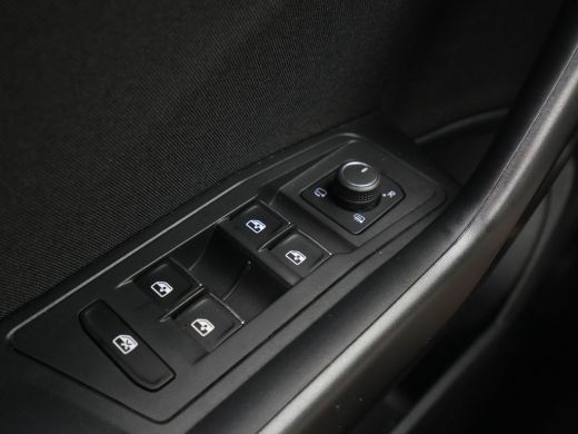 Volkswagen T-Roc 1.5 TSI 150pk DSG Sport Business R Panorama Camera Acc Side/Laneassist Carplay Beats 270 ActivLease financial lease