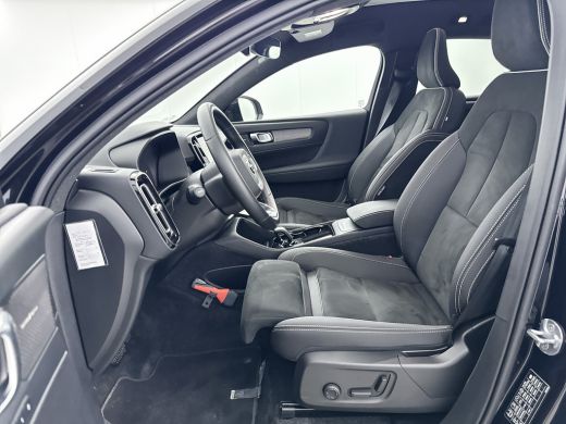 Volvo  EC40 Single Motor Extended Range 82kWh Ultra Black Edition | 20" | Trekhaak | Leder/Nubuck | 360 Camer... ActivLease financial lease