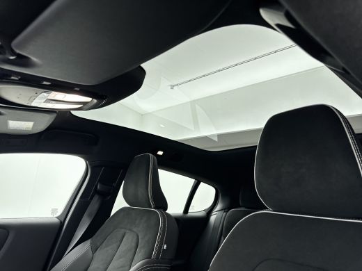 Volvo  EC40 Single Motor Extended Range 82kWh Ultra Black Edition | 20" | Trekhaak | Leder/Nubuck | 360 Camer... ActivLease financial lease