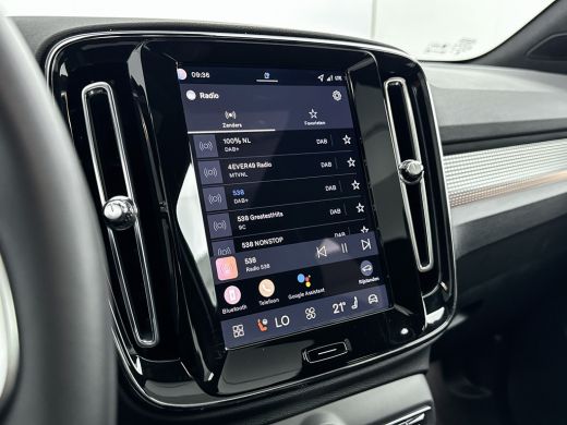 Volvo  EC40 Single Motor Extended Range 82kWh Ultra Black Edition | 20" | Trekhaak | Leder/Nubuck | 360 Camer... ActivLease financial lease