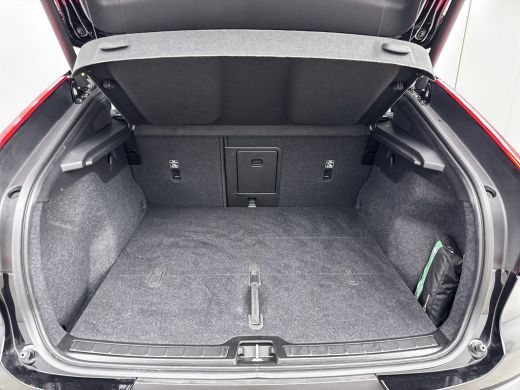 Volvo  EC40 Single Motor Extended Range 82kWh Ultra Black Edition | 20" | Trekhaak | Leder/Nubuck | 360 Camer... ActivLease financial lease