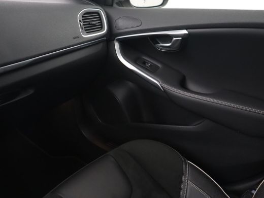 Volvo  V40 1.5 T3 Polar+ Sport | Panoramadak | Stoelverwarming | Camera | Full LED | Navigatie | Park Assist... ActivLease financial lease