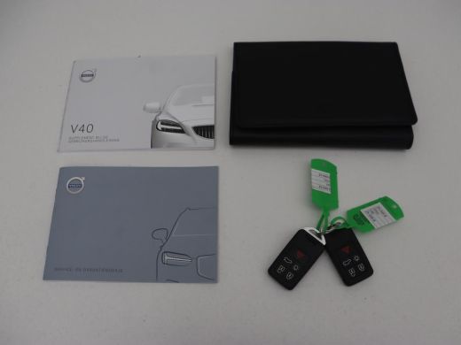 Volvo  V40 1.5 T3 Polar+ Sport | Panoramadak | Stoelverwarming | Camera | Full LED | Navigatie | Park Assist... ActivLease financial lease