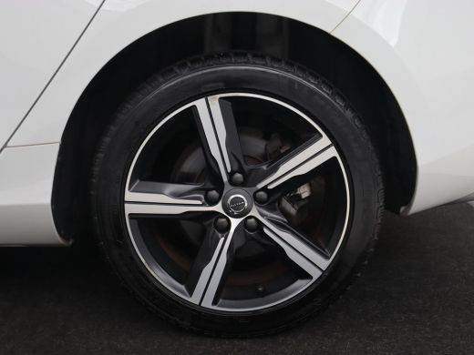 Volvo  V40 1.5 T3 Polar+ Sport | Panoramadak | Stoelverwarming | Camera | Full LED | Navigatie | Park Assist... ActivLease financial lease