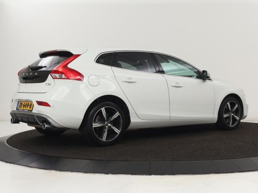 Volvo  V40 1.5 T3 Polar+ Sport | Panoramadak | Stoelverwarming | Camera | Full LED | Navigatie | Park Assist... ActivLease financial lease
