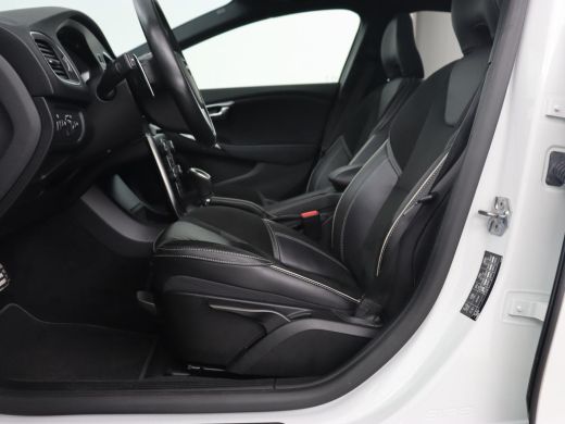 Volvo  V40 1.5 T3 Polar+ Sport | Panoramadak | Stoelverwarming | Camera | Full LED | Navigatie | Park Assist... ActivLease financial lease