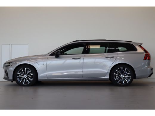 Volvo  V60 T6 350PK AWD Plus Dark Panoramadak | Trekhaak | 360&deg; | Contourstoelen ActivLease financial lease