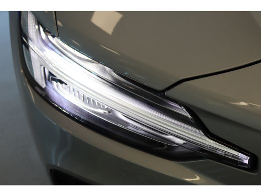 Volvo  V60 T6 350PK AWD Plus Dark Panoramadak | Trekhaak | 360&deg; | Contourstoelen ActivLease financial lease