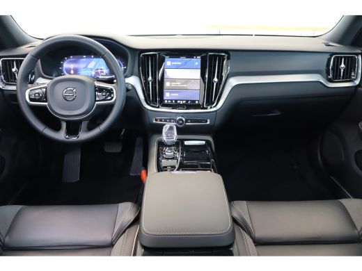 Volvo  V60 T6 350PK AWD Plus Dark Panoramadak | Trekhaak | 360&deg; | Contourstoelen ActivLease financial lease