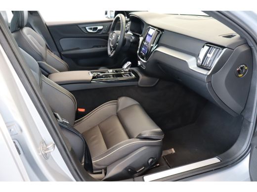 Volvo  V60 T6 350PK AWD Plus Dark Panoramadak | Trekhaak | 360&deg; | Contourstoelen ActivLease financial lease