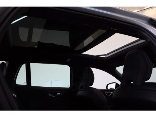 Volvo  V60 T6 350PK AWD Plus Dark Panoramadak | Trekhaak | 360&deg; | Contourstoelen ActivLease financial lease