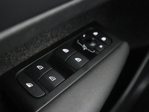 Volvo  XC40 1.5 T4 Recharge Inscription | Stoel & stuurverwarming | Full LED | Carplay | Navigatie | DAB | Cr... ActivLease financial lease