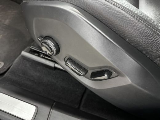 Volvo  XC60 T8 Recharge Plus | 19" Allseason | 360 Camera | Harman Kardon | Trekhaak | Full LED | Getint glas... ActivLease financial lease