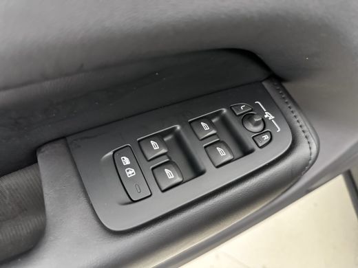 Volvo  XC60 T8 Recharge Plus | 19" Allseason | 360 Camera | Harman Kardon | Trekhaak | Full LED | Getint glas... ActivLease financial lease