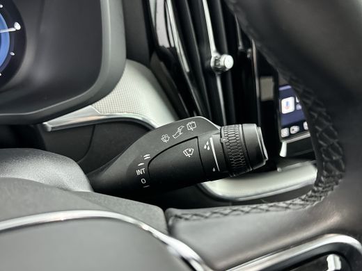 Volvo  XC60 T8 Recharge Plus | 19" Allseason | 360 Camera | Harman Kardon | Trekhaak | Full LED | Getint glas... ActivLease financial lease