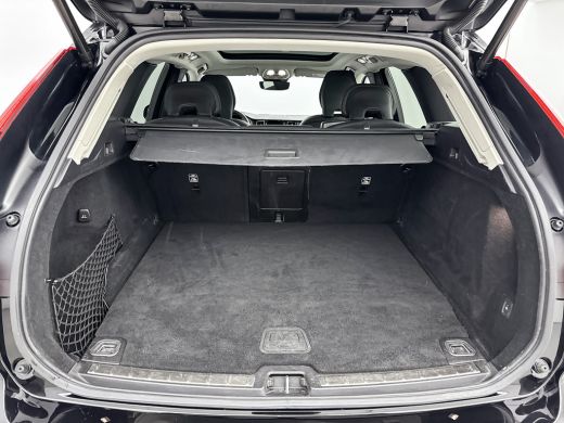 Volvo  XC60 T8 Recharge Plus | 19" Allseason | 360 Camera | Harman Kardon | Trekhaak | Full LED | Getint glas... ActivLease financial lease