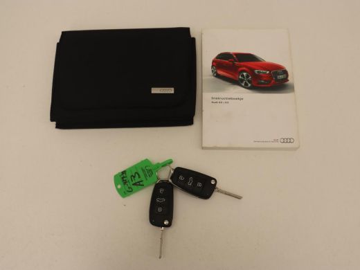 Audi A3 30 TFSI Advance Sport | Stoelverwarming | Virtual Cockpit | Carplay | Half leder | Navigatie | Fu... ActivLease financial lease