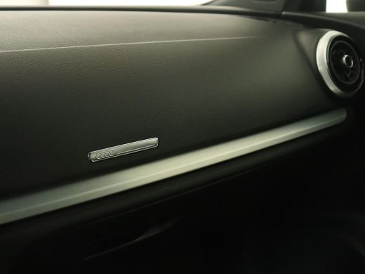 Audi A3 30 TFSI Advance Sport | Stoelverwarming | Virtual Cockpit | Carplay | Half leder | Navigatie | Fu... ActivLease financial lease
