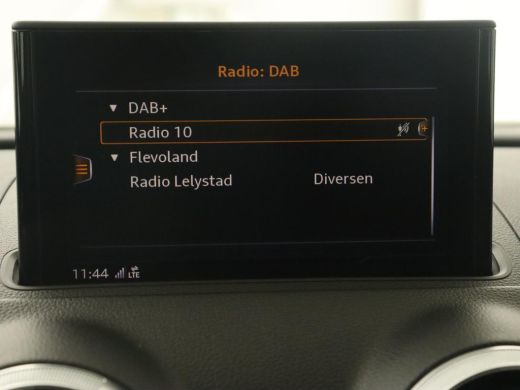 Audi A3 30 TFSI Advance Sport | Stoelverwarming | Virtual Cockpit | Carplay | Half leder | Navigatie | Fu... ActivLease financial lease