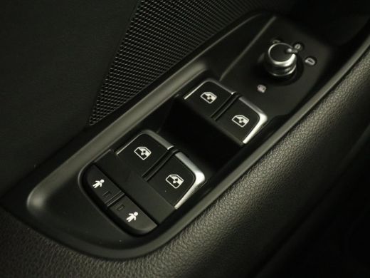 Audi A3 30 TFSI Advance Sport | Stoelverwarming | Virtual Cockpit | Carplay | Half leder | Navigatie | Fu... ActivLease financial lease