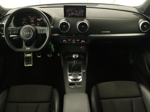 Audi A3 30 TFSI Advance Sport | Stoelverwarming | Virtual Cockpit | Carplay | Half leder | Navigatie | Fu... ActivLease financial lease
