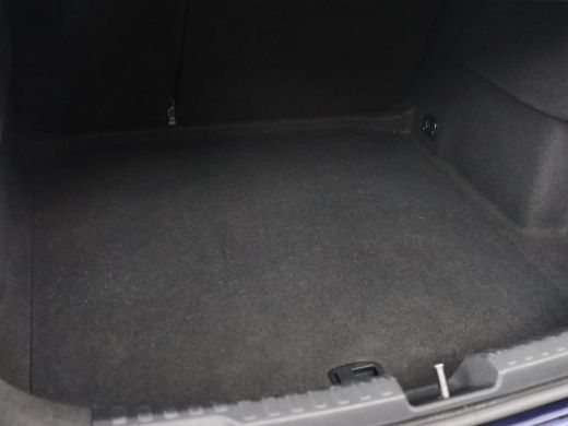 Audi A3 35 TFSI S edition | Panoramadak | Virtual Cockpit | Full LED | Carplay | Sportstoelen | Half lede... ActivLease financial lease