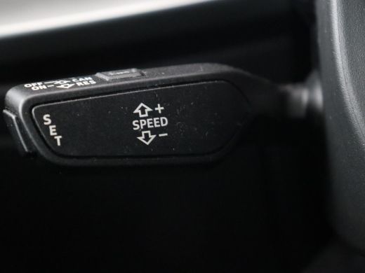 Audi A3 35 TFSI S edition | Panoramadak | Virtual Cockpit | Full LED | Carplay | Sportstoelen | Half lede... ActivLease financial lease