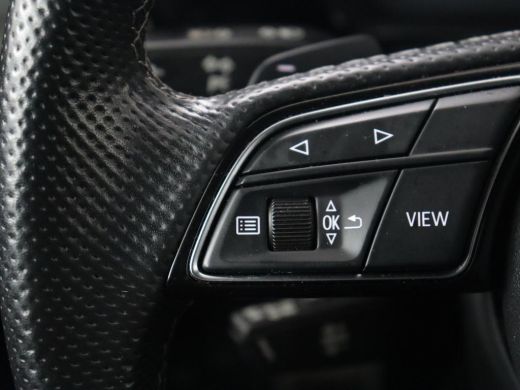 Audi A3 35 TFSI S edition | Panoramadak | Virtual Cockpit | Full LED | Carplay | Sportstoelen | Half lede... ActivLease financial lease