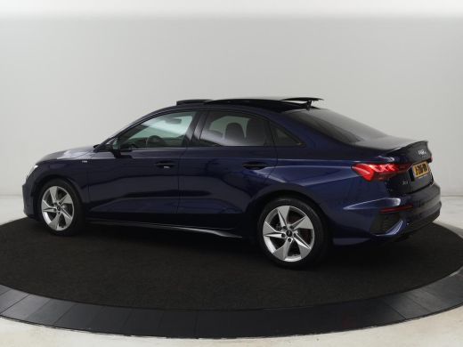 Audi A3 35 TFSI S edition | Panoramadak | Virtual Cockpit | Full LED | Carplay | Sportstoelen | Half lede... ActivLease financial lease