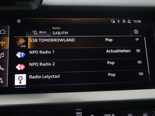 Audi A3 35 TFSI S edition | Panoramadak | Virtual Cockpit | Full LED | Carplay | Sportstoelen | Half lede... ActivLease financial lease